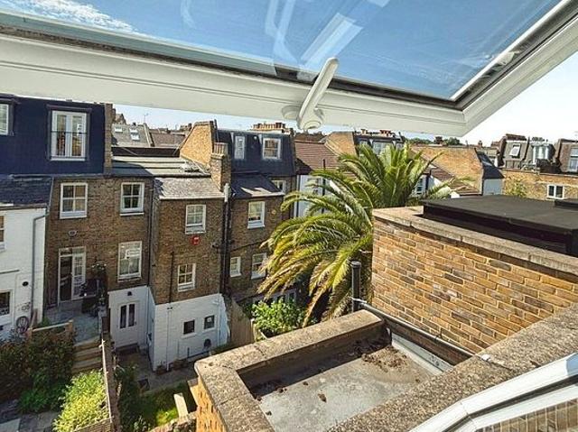 Apartment for rent in Fulham, Greater London