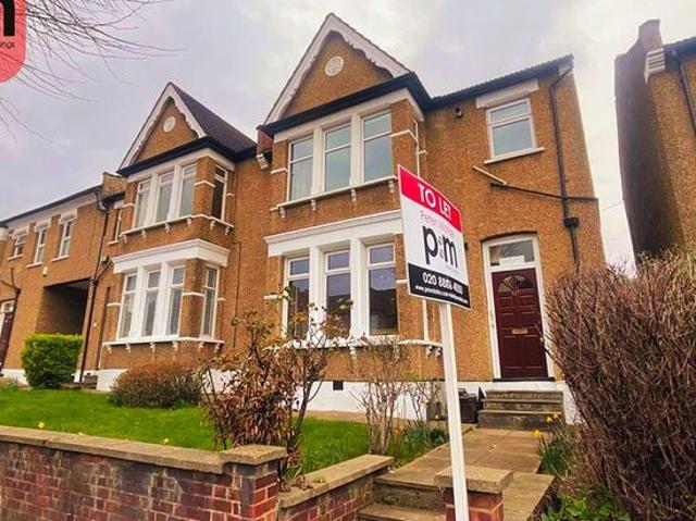 Apartment for rent in Bowes Park, Greater London