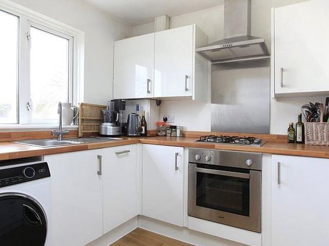 Apartment for rent in Blenheim Gardens Estate, Greater London