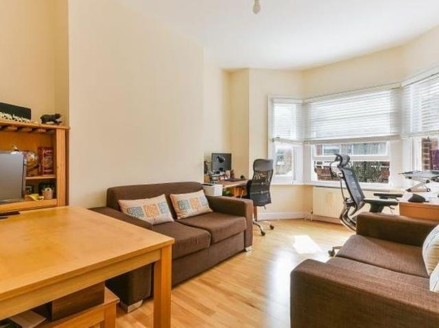 Apartment for rent in Oval, Greater London