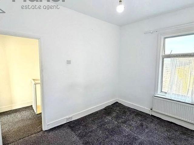 Apartment for rent in Manor Park, Greater London