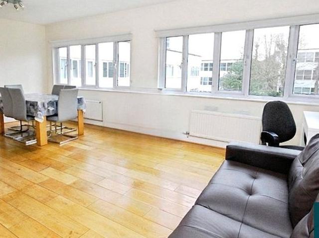 Apartment for rent in Temple Fortune, Greater London
