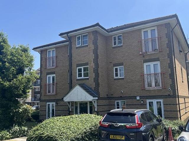 Apartment for rent in London Borough of Ealing, Perivale