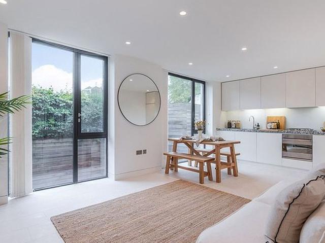 Apartment for rent in Chalk Farm, Greater London