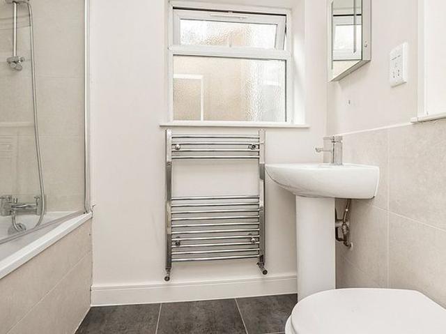 Apartment for rent in London Borough of Hounslow, Strand