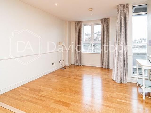 Apartment for rent in Battersea, Greater London