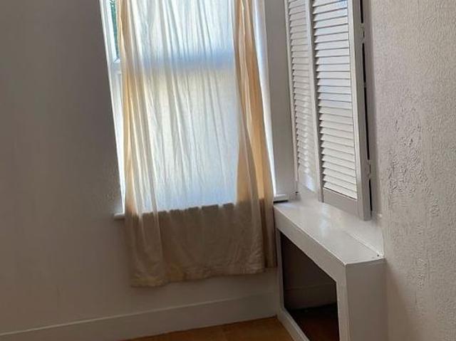 Apartment for rent in Plashet, Greater London