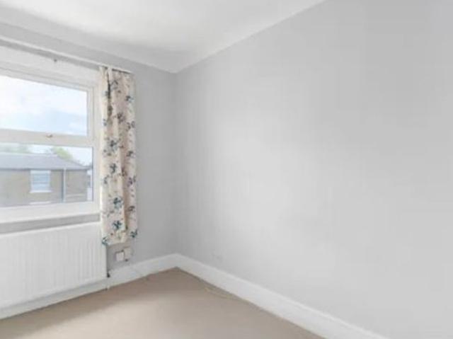 Apartment for rent in Southfields, Greater London