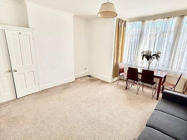 Apartment for rent in Little Ilford, Greater London