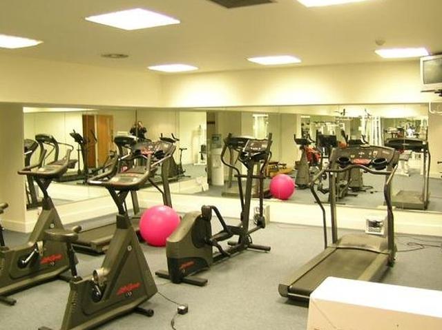 Apartment for rent in London Borough of Ealing, Park Royal