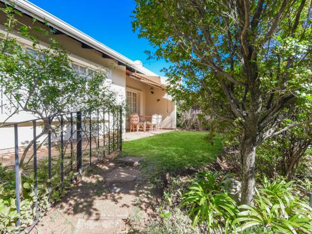Flat for sale in Sandton