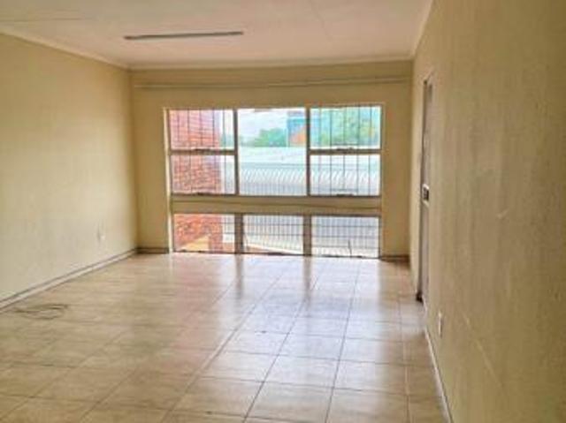 Flat for rent in Mahikeng Local Municipality, Ngaka Modiri Molema District Municipality