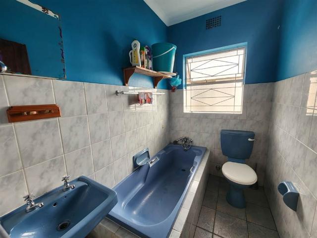 Flat for sale in Cape Town, Northern Suburbs