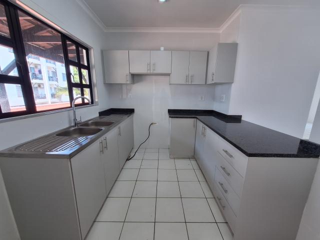 Flat for sale in Seaview, Kwazulu-natal