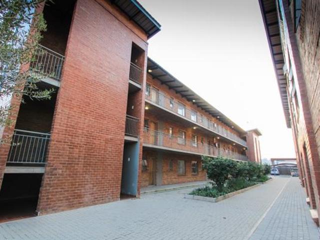 Flat for rent in Waterkloof, Gauteng