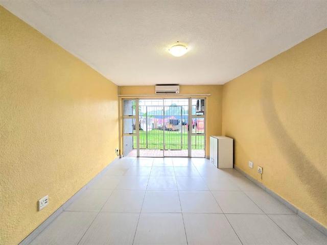 Flat for sale in UMhlathuze Municipality, Kwazulu-natal