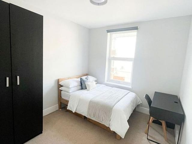 Apartment for rent in London Borough of Merton, Greater London