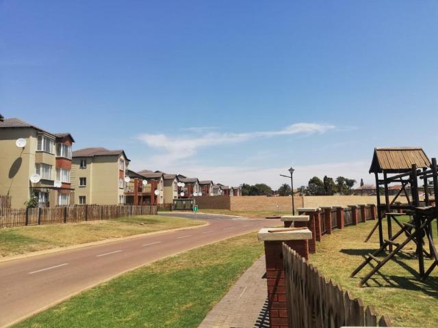 Flat for sale in Waterkloof, Gauteng