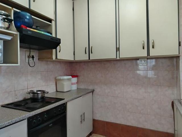 Flat for sale in Seaview, Kwazulu-natal