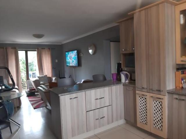 Flat for sale in Seaview, Kwazulu-natal