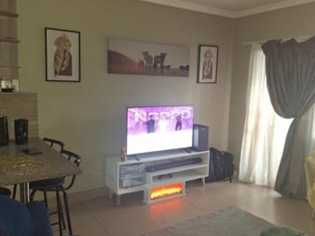 Flat for rent in Waterkloof, Gauteng