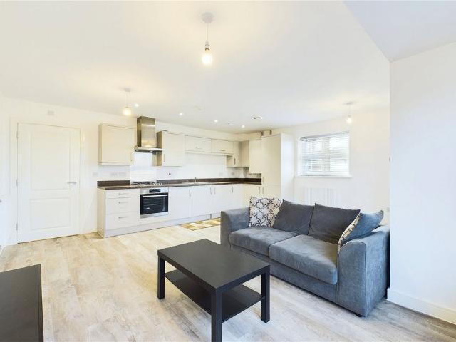 Apartment for rent in Emmbrook, Wokingham