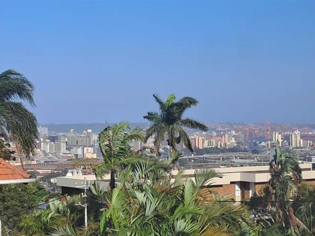 Flat for sale in Seaview, Kwazulu-natal