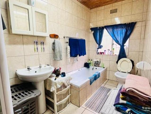 Flat for rent in eMalahleni, Emalahleni Local Municipality