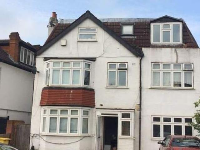 Apartment for rent in London Borough of Merton, Greater London