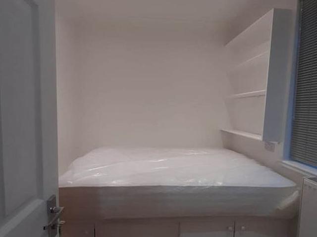 Apartment for rent in London Borough of Merton, Greater London