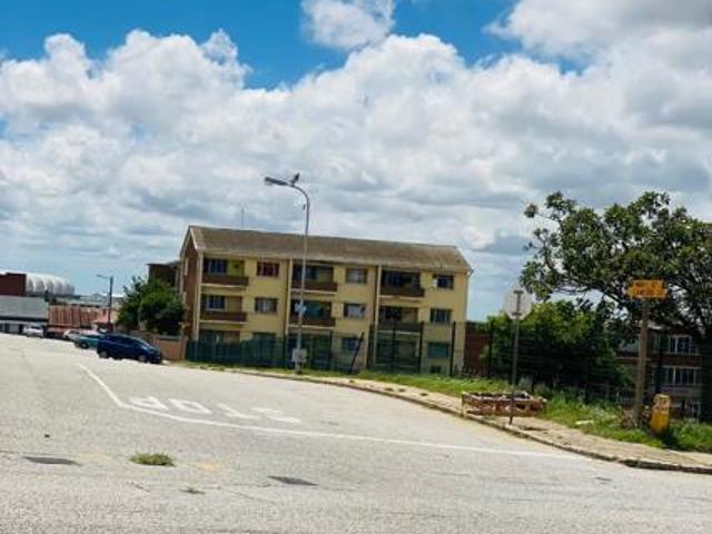 Flat for sale in Nelson Mandela Bay Ward 18, Nelson Mandela Bay Metropolitan Municipality