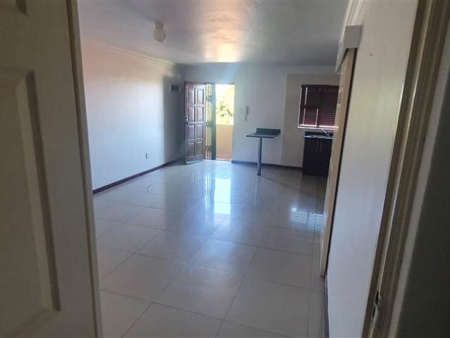 Flat for sale in Seaview, Kwazulu-natal