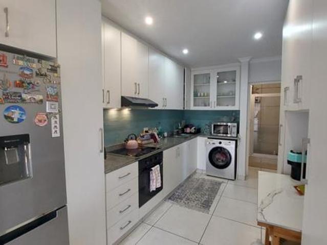 Flat for sale in Seaview, Kwazulu-natal