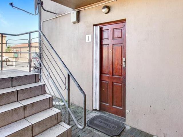 Flat for sale in Cape Town, Western Cape