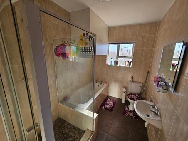 Flat for rent in Nelson Mandela Bay Ward 18, Nelson Mandela Bay Metropolitan Municipality