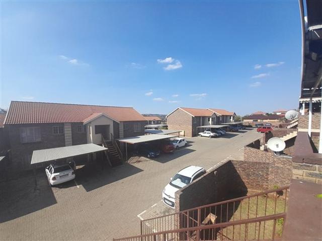 Flat for sale in Waterkloof, Gauteng