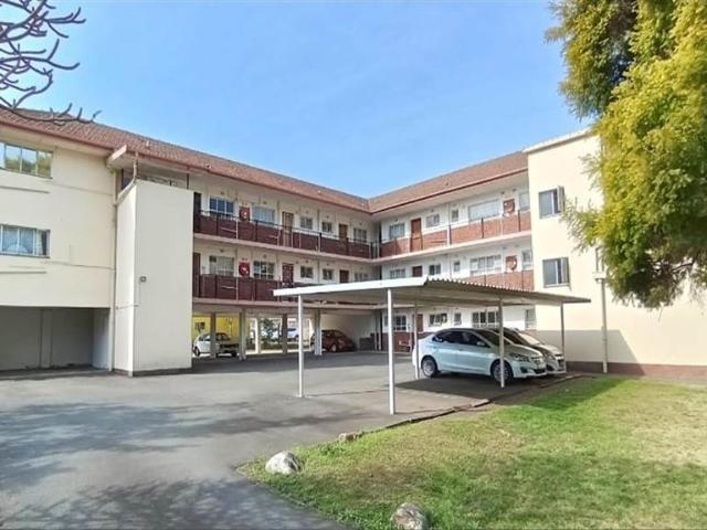 Flat for sale in Seaview, Kwazulu-natal