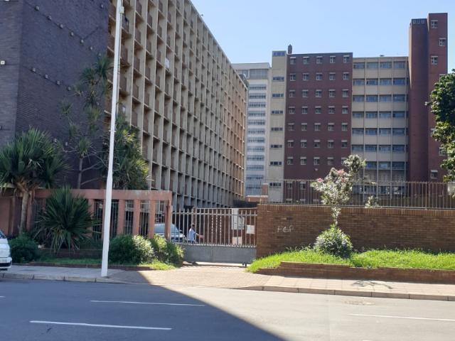 Flat for sale in Seaview, Kwazulu-natal