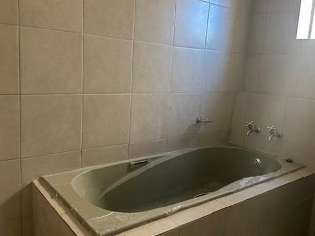 Flat for rent in Waterkloof, Gauteng