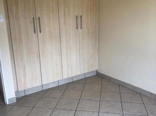 Flat for rent in Waterkloof, Gauteng