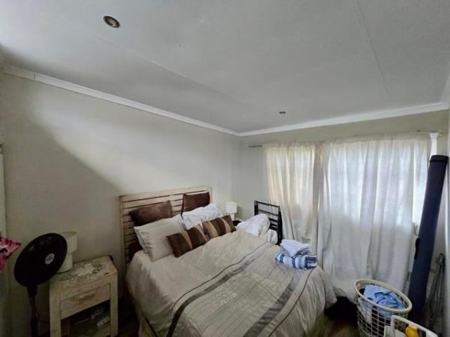 Flat for rent in Waterkloof, Gauteng