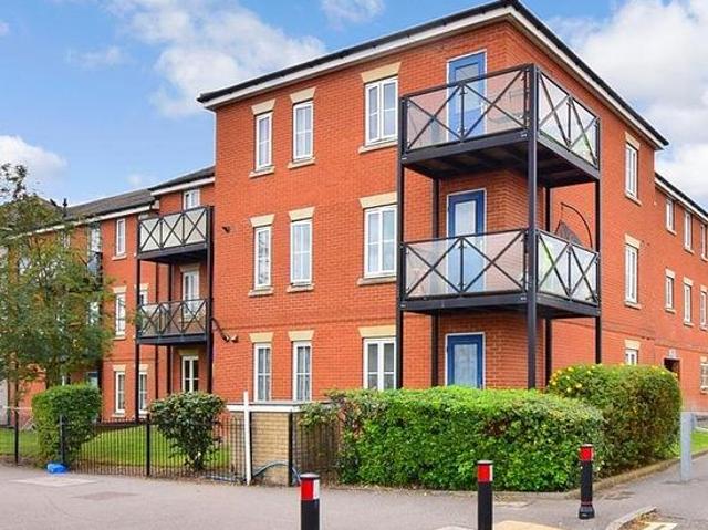 Apartment for rent in Little Heath, Greater London