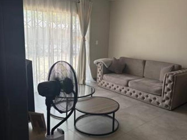 Flat for rent in Waterkloof, Gauteng