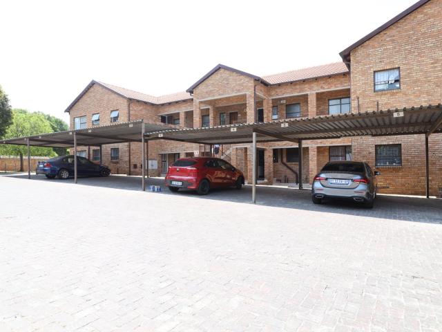 Flat for sale in Roodepoort