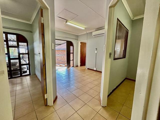 Flat for rent in Rustenburg Local Municipality, Bojanala Platinum District Municipality