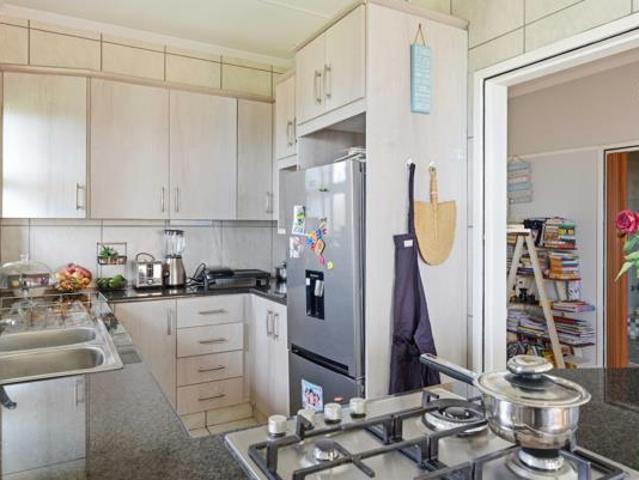 Flat for sale in Ugu District Municipality, Kwazulu-natal