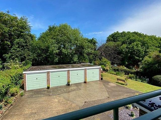 Apartment for rent in Totley Brook, Sheffield