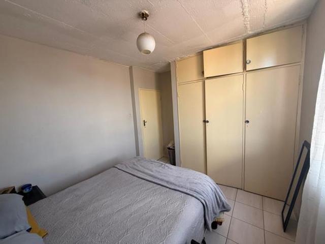 Flat for rent in Waterkloof, Gauteng