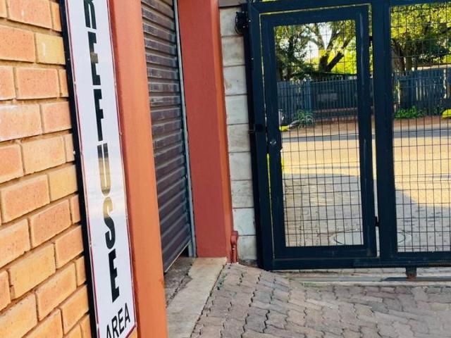 Flat for rent in Waterkloof, Gauteng