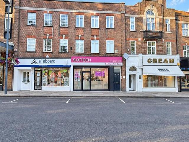 Apartment for rent in Stanmore Broadway, Greater London
